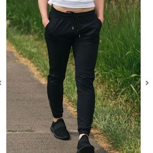 Black Peak Joggers